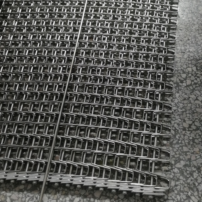 轉(zhuǎn)彎輸送帶在輸送機械中占據(jù)著一定的地位