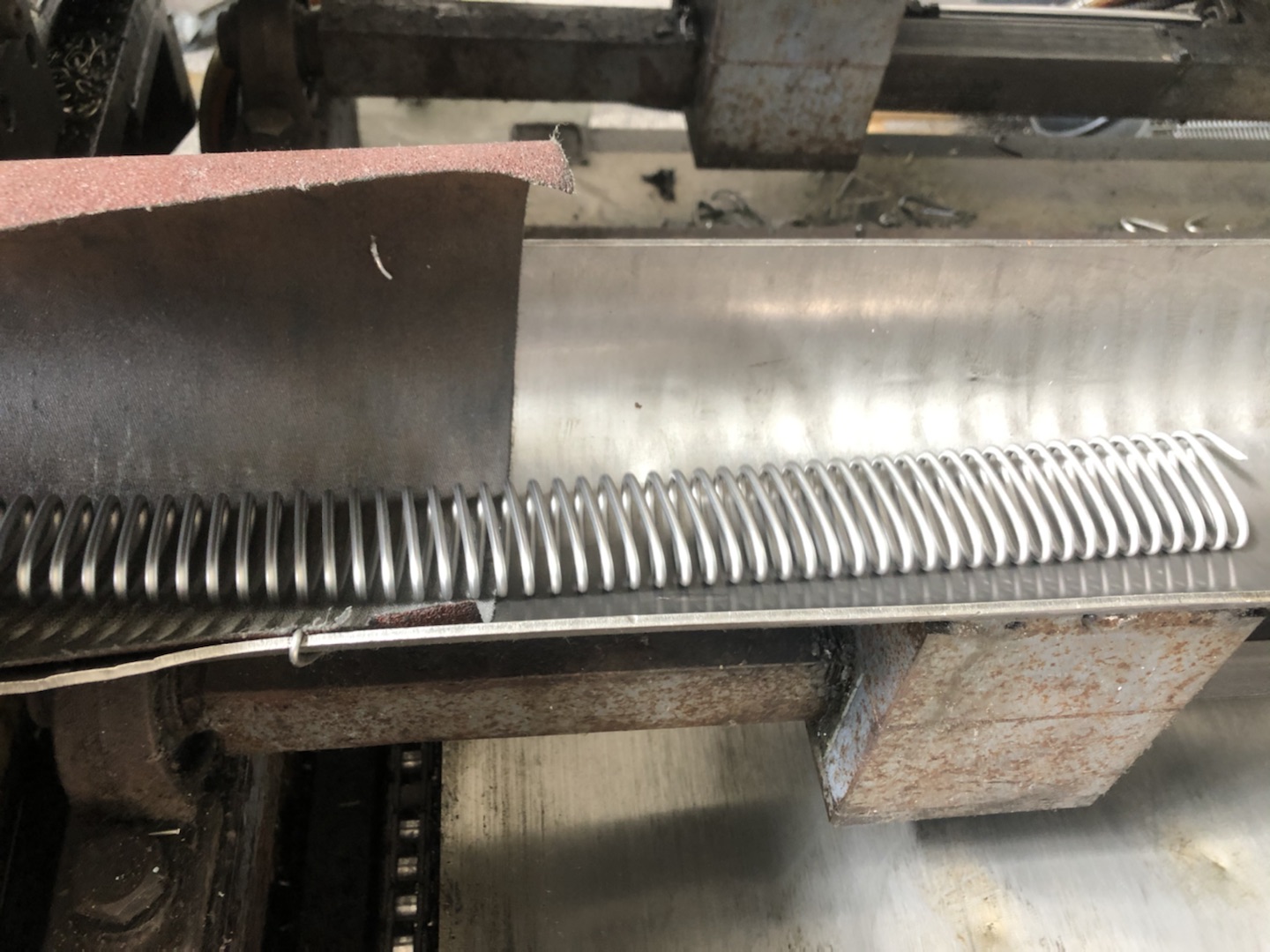 【高溫網(wǎng)帶】使用相同材質(zhì)、相同編織工藝的，其使用壽命卻有可能不同，這是為什么呢？