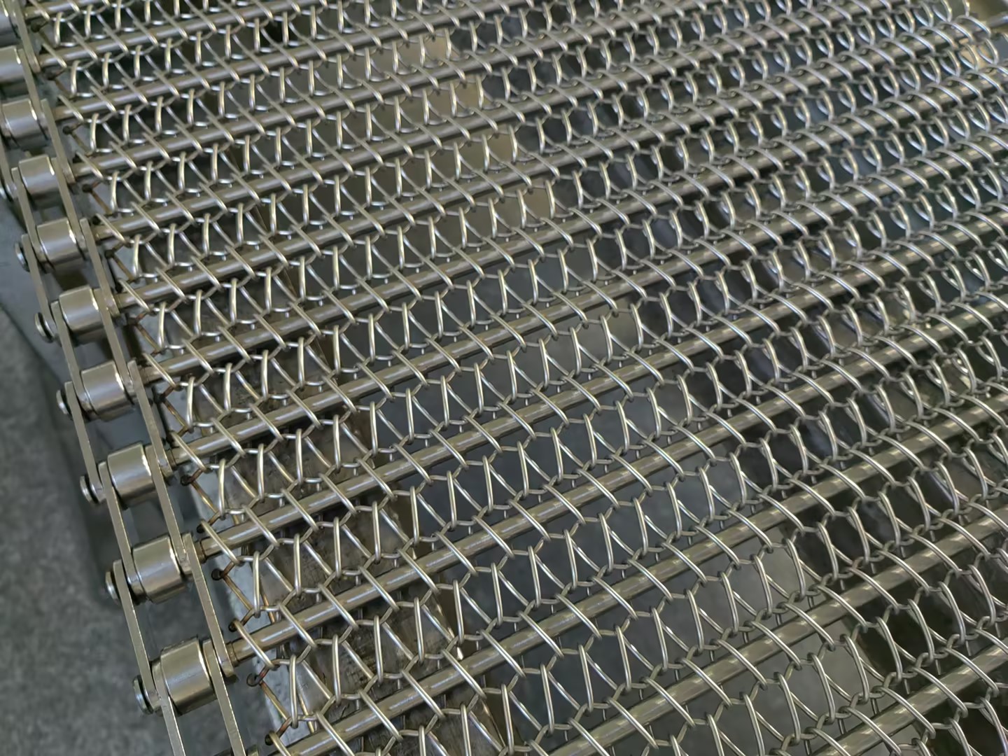 氣泡清洗機網(wǎng)帶的樣式多樣，什么樣的好？