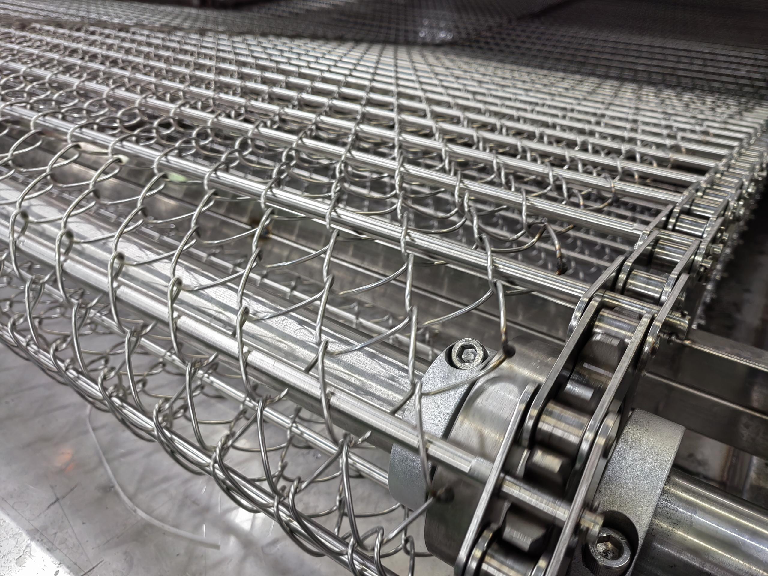 選擇超聲波清洗機(jī)鏈條網(wǎng)帶時應(yīng)考慮的幾個重要因素