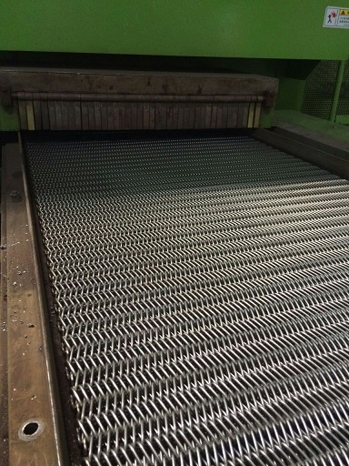 燒結爐金屬網(wǎng)帶出現(xiàn)延伸，怎么處理