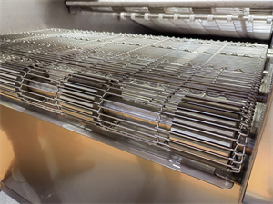 304不銹鋼網(wǎng)帶詳解：食品級特性、適用場景及選型要點